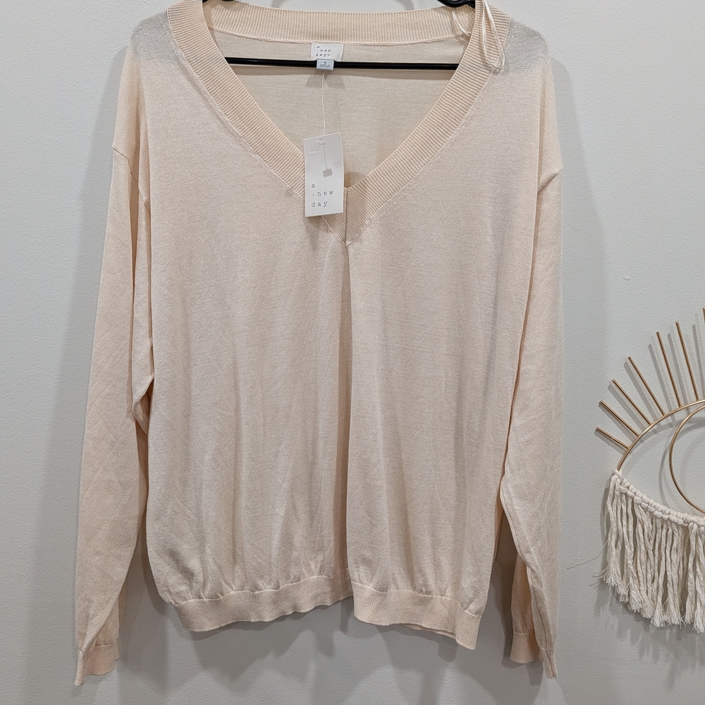 Brand New a new day Soft Cream V-Neck Top